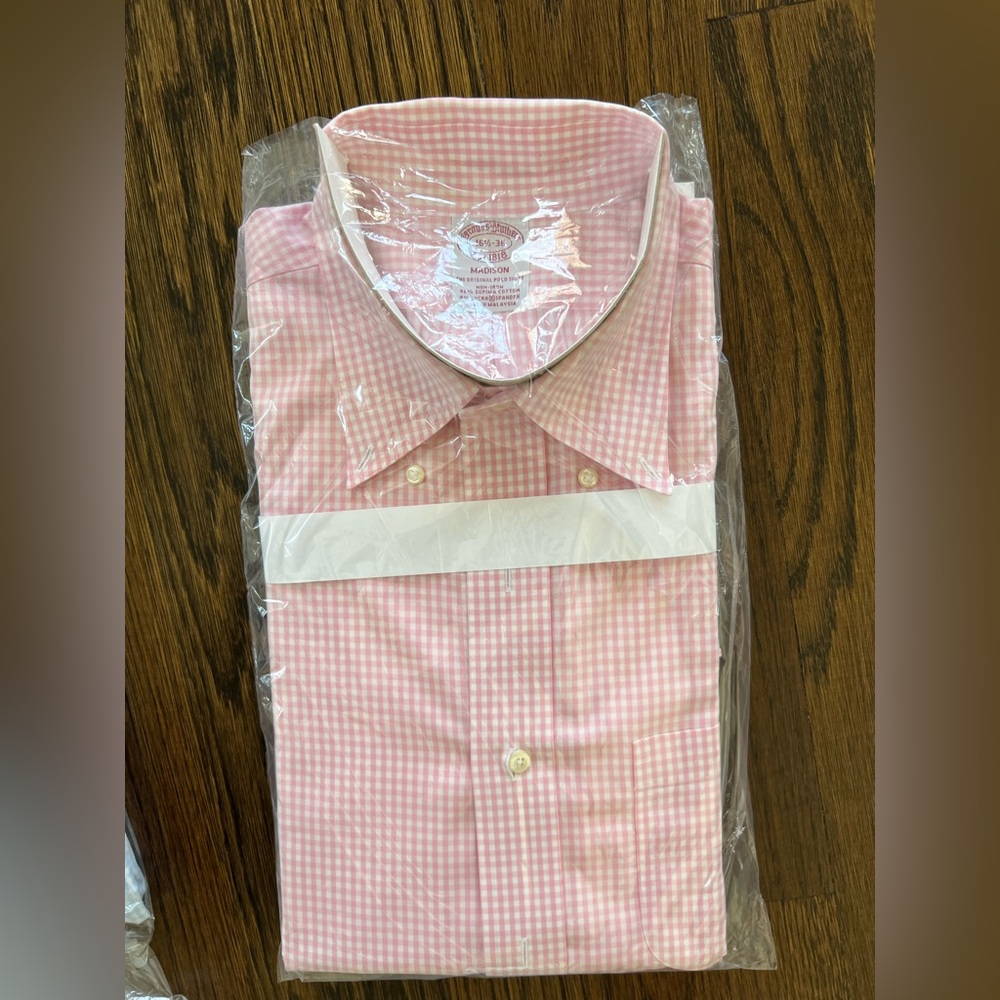 Brook Brothers mens pink gingham button down shirt